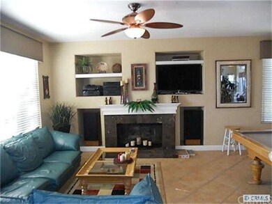 Spacious Family Room with built-in Entertainment N