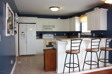 511 Helmwood Cir, Mount Washington, KY 40047 - photo 3