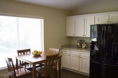 FarnsworthListing_23_800x533