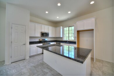 004_Kitchen