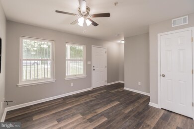 302 55th St NE, Washington, DC 20019 - photo 7