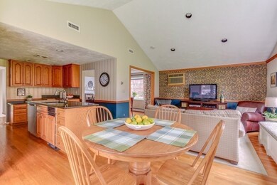10 Stonybrook Rd, Medfield, MA 02052 - photo 4