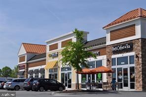 3961 Lyndhurst Dr unit 203, Fairfax, VA 22031 - photo 4