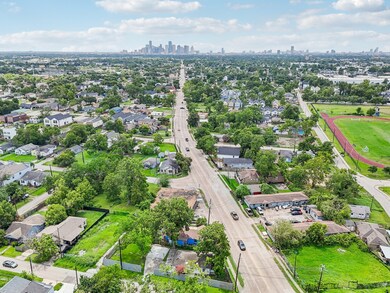 8406 N Main St, Houston, TX 77022 - photo 6
