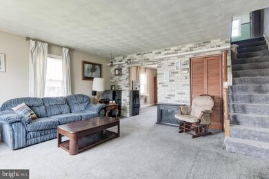 2101 Redthorn Rd, Middle River, MD 21220 - photo 2