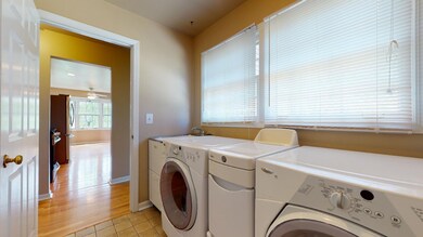 639 Edward Rd, Naperville, IL 60540 - photo 5