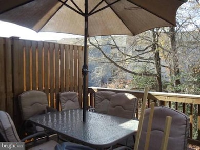 7212 Lost Spring Ct, Lanham, MD 20706 - photo 5