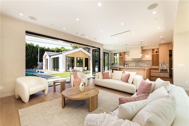 16749 Addison St, Encino, CA 91436 - photo 2