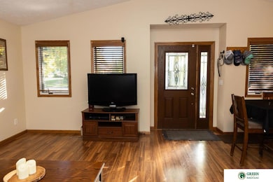 1721 N Platte Ave, York, NE 68467 - photo 5