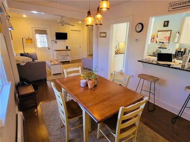 Dining options! Bar or table?