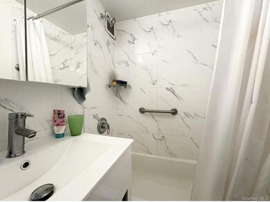 61-15 97th St unit 15P, Rego Park, NY 11374 - photo 5