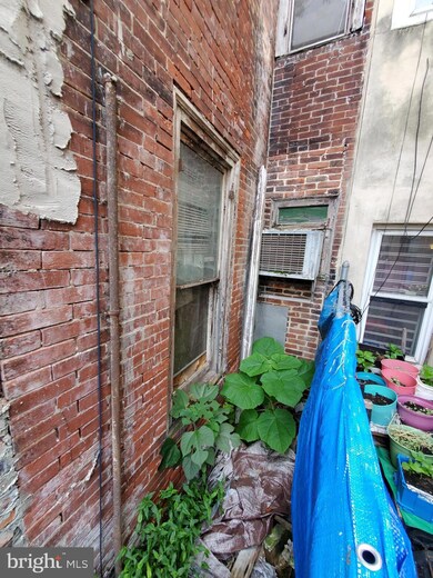 2324 Reed St, Philadelphia, PA 19146 - photo 5