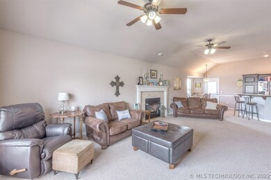 Enjoy entertaining with open concept living