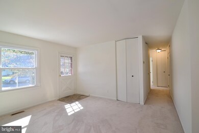 103 N Sycamore Rd, Sterling, VA 20164 - photo 4
