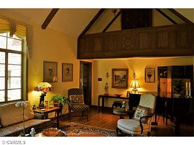 Living Room - Vaulted ceiling