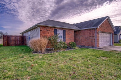 5661 River Walk Cir, Newburgh, IN 47630 - photo 2