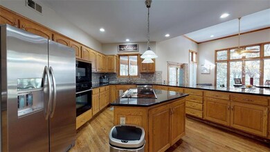 6100 Hallet St, Shawnee, KS 66216 - photo 3