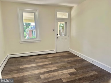 825 Maple Ave, Phoenixville, PA 19460 - photo 2