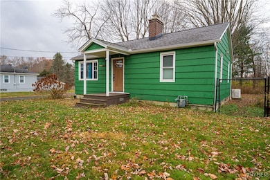 7310 Hickory Dr, Hamburg, NY 14075 - photo 4