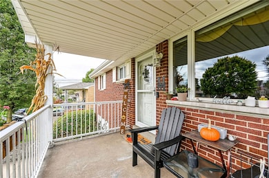 325 Maple St, West Mifflin, PA 15122 - photo 6