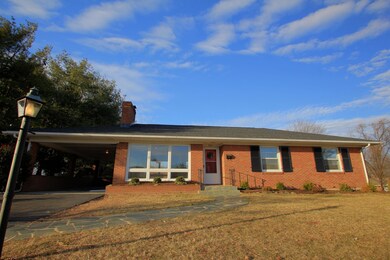 HOME FOR SALE IN ROANOKE03
