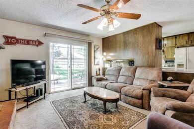 1145 Forest Oaks Ln, Hurst, TX 76053 - photo 4