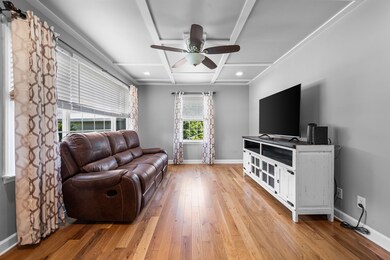 305 Charlotte Dr, Shelbyville, TN 37160 - photo 5