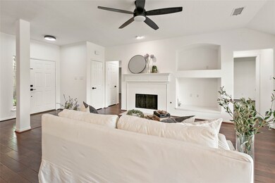 99 S Wynn Oak Cir, the Woodlands, TX 77382 - photo 7