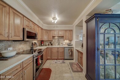 4021 E Cody St-6
