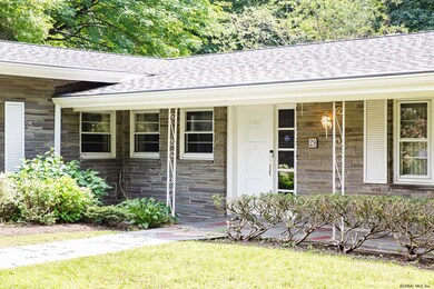 29 Spring Street Rd, Albany, NY 12211 - photo 5