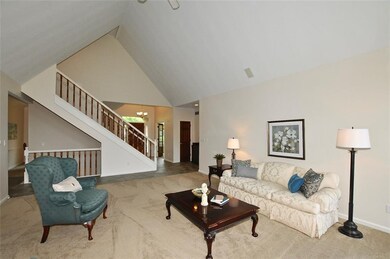 10548 Chestnut Hill Ct, Fishers, IN 46037 - photo 6