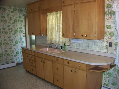 510 4th St NE, Jamestown, ND 58401 - photo 3