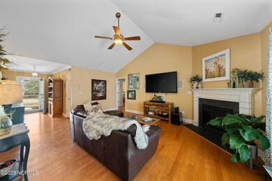 6-web-or-mls-6210 Meredith Way -6