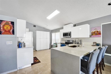 530 SW 182nd Way, Pembroke Pines, FL 33029 - photo 4