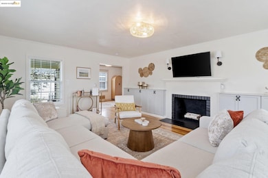 328 W Walnut St, Stockton, CA 95204 - photo 7