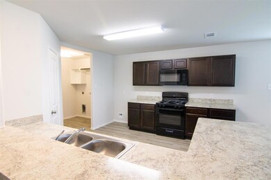 1412 Mark Ln, Ennis, TX 75119 - photo 3