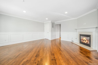 85 Park Ave unit RIGHT SIDE, Harrison, NY 10528 - photo 5