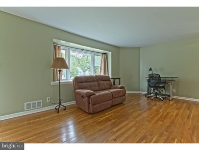 15 Tekening Way, Trenton, NJ 08690 - photo 3
