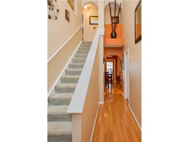 Entry/Foyer.