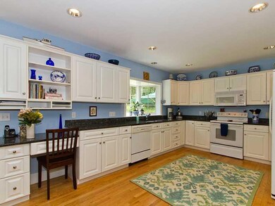25 Victoria Rd, Camden, ME 04843 - photo 5
