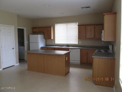 3072 S Lois Ln, Gilbert, AZ 85295 - photo 4