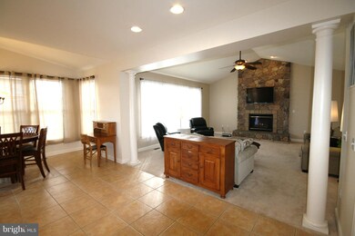 13537 Pulaski Dr, Hagerstown, MD 21742 - photo 7