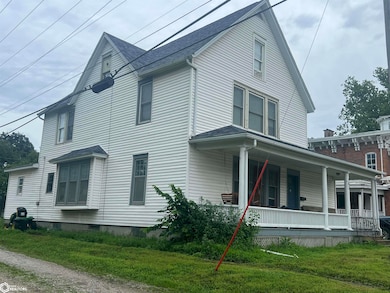 103 W Saunders St, Mount Pleasant, IA 52641 - photo 2