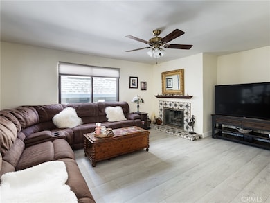 212 E Imperial Ave unit E, El Segundo, CA 90245 - photo 3