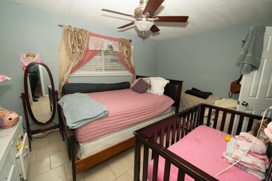 6322 Oaknut Dr, Houston, TX 77088 - photo 5