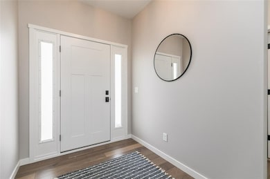 5631 Meadow Grass Cir SE, Cedar Rapids, IA 52403 - photo 2