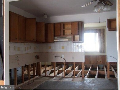 138 E Raritan Dr, Little Egg Harbor Township, NJ 08087 - photo 3