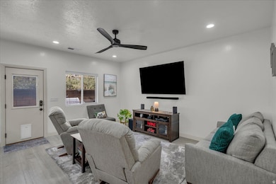 355 W 200 S unit 102, Washington, UT 84780 - photo 2