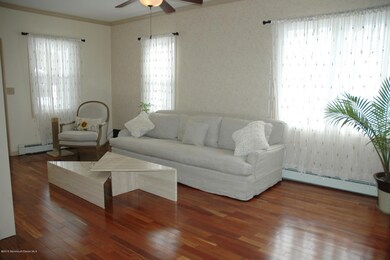 Living room (2)
