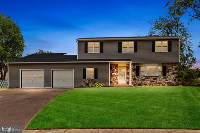 606 Murray Cir, Warminster, PA 18974 - photo 2